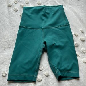 Lululemon wonder train biker shorts